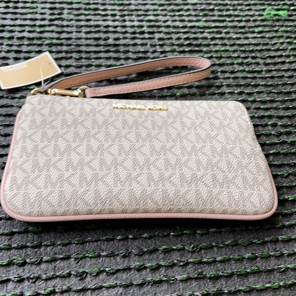 Michael Kors Jet Set Travel Large Top Zip Signature Wristlet Clutch - Picture 3 of 16